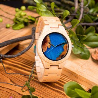 𝐒 𝐍 𝐄 𝐙 𝐀 𝐑® MAPLE WOOD AND RESIN TIMEPIECE